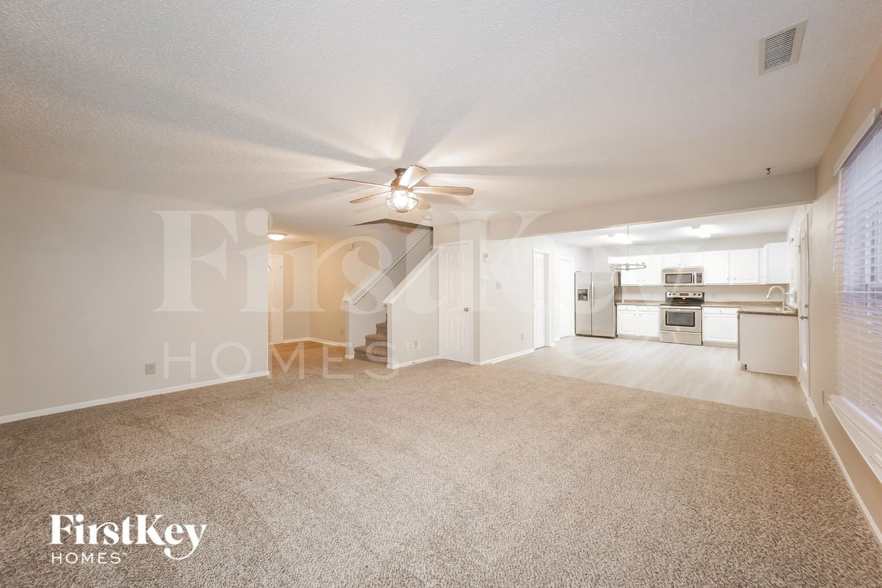 10814 Albertson Dr - Photo 3 of 15