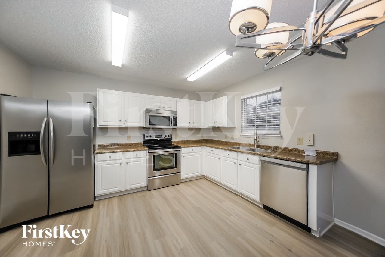 10814 Albertson Dr - Photo 6 of 15