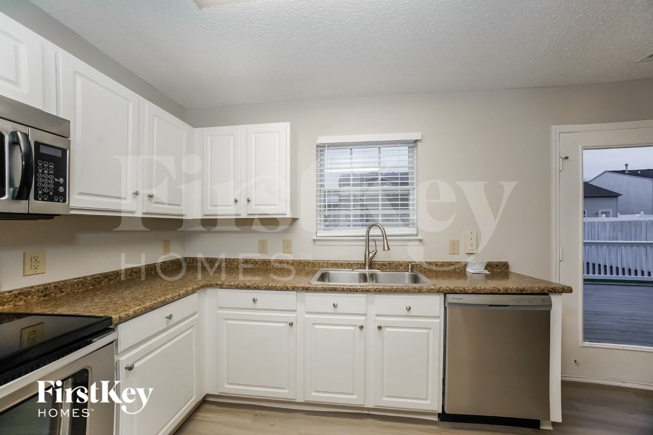 10814 Albertson Dr - Photo 7 of 15