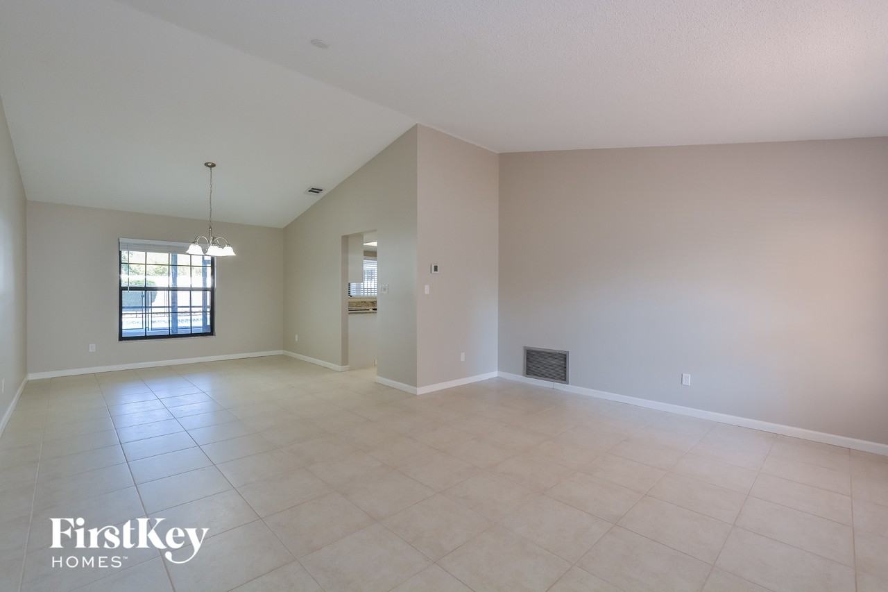 1075 Shaffer Trl - Photo 2 of 15
