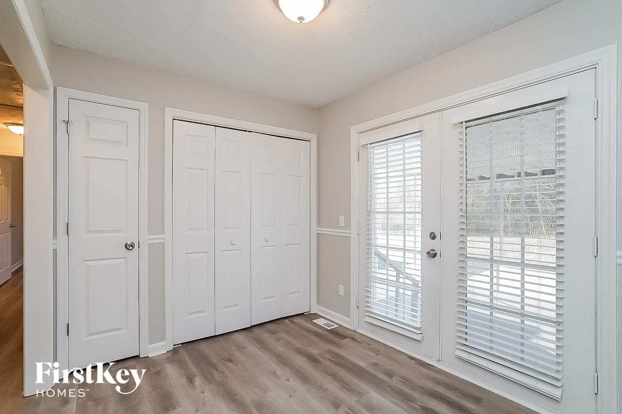 391 Albright Ln - Photo 4 of 15