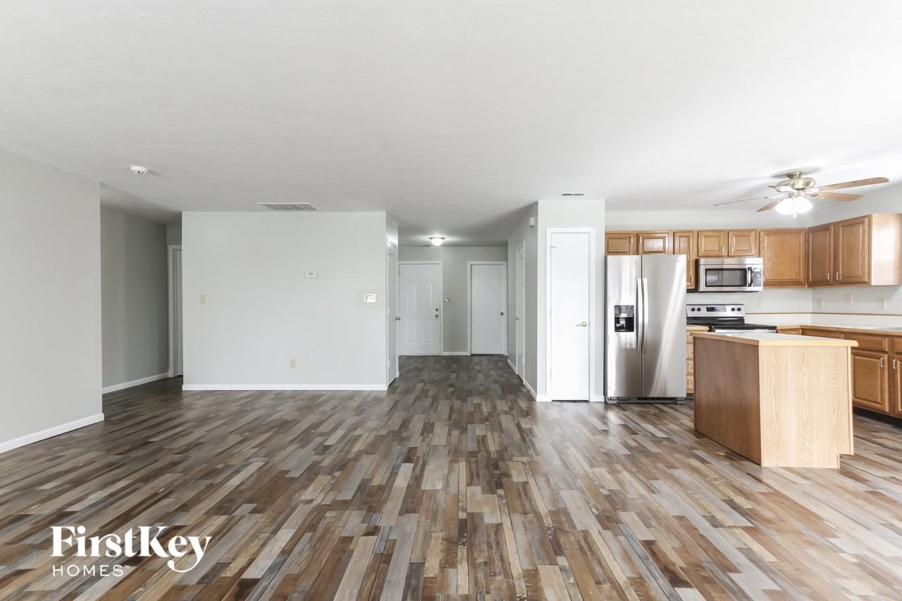 8659 Eagles Nest Dr - Photo 4 of 15