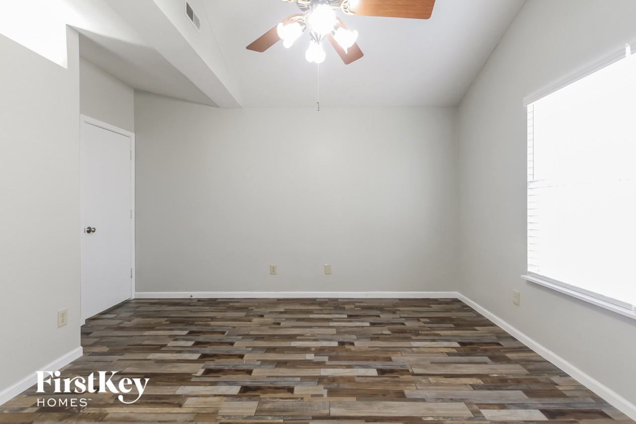 8659 Eagles Nest Dr - Photo 7 of 15