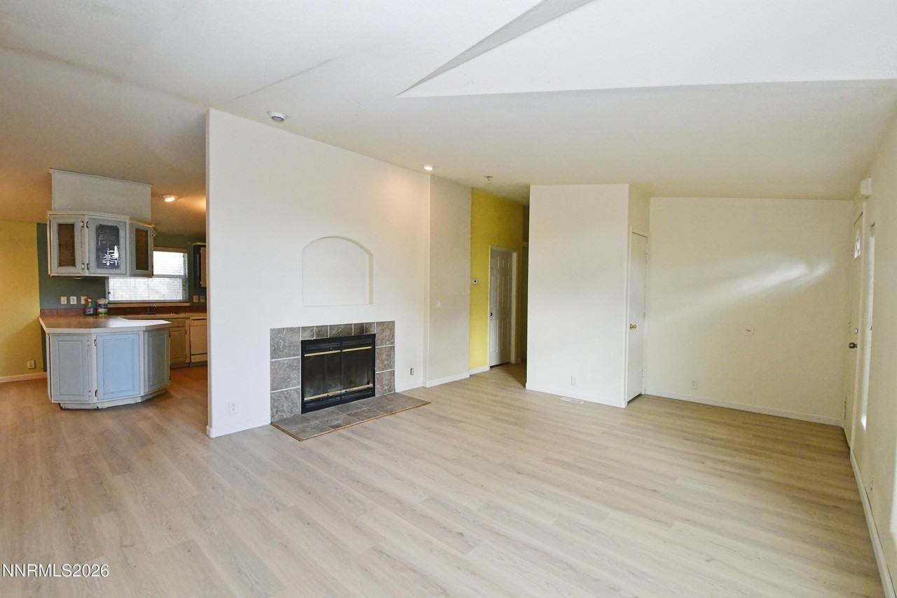 10740 Geurts Ln - Photo 3 of 34