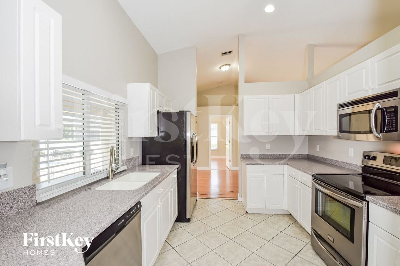 4618 Sw 17th Pl - Photo 6 of 15