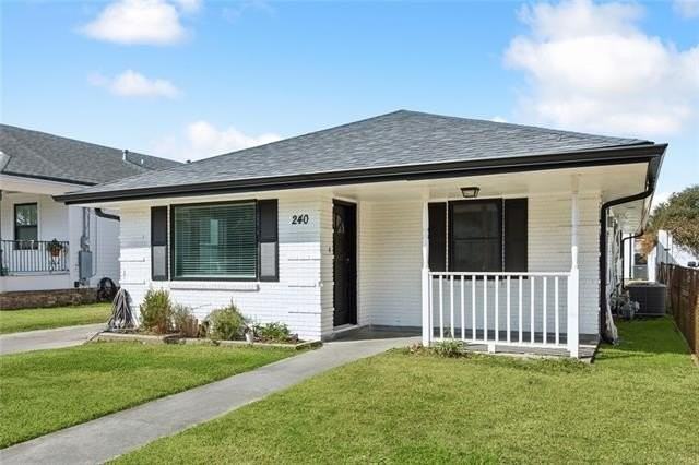 240 Angela Ave - Photo 2 of 15