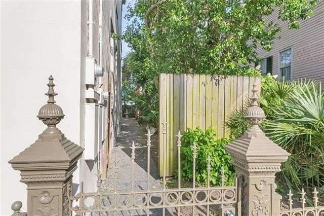 1216 Camp St #A - Photo 2 of 14