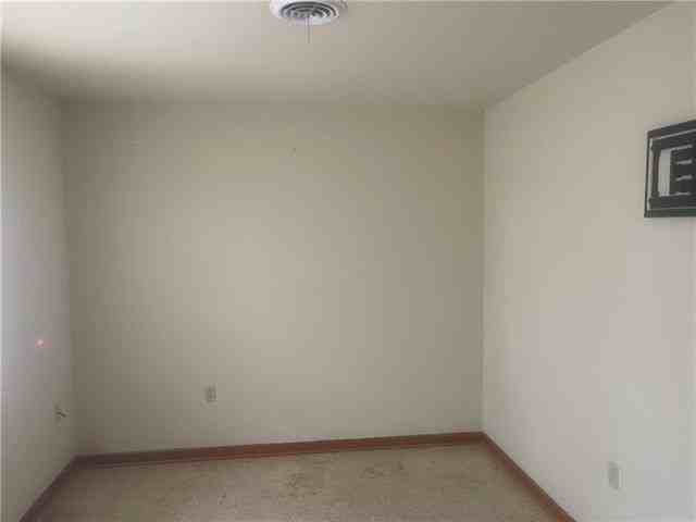 1402 Behrman Ave - Photo 4 of 6