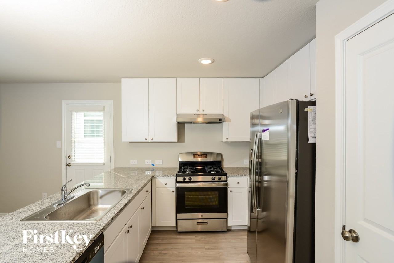 6445 Cotton Rdg - Photo 5 of 15