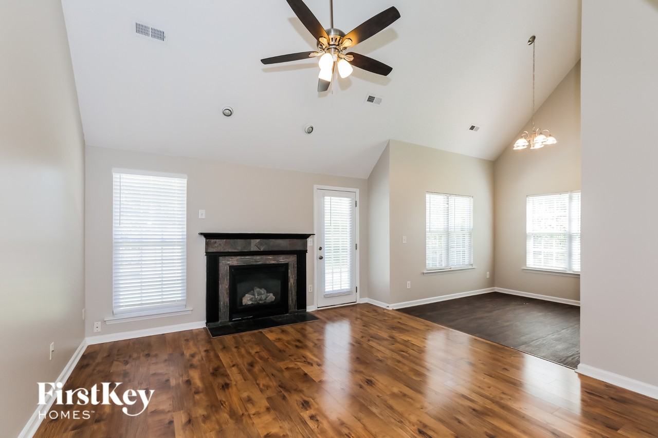 1051 Enderbury Dr - Photo 2 of 15