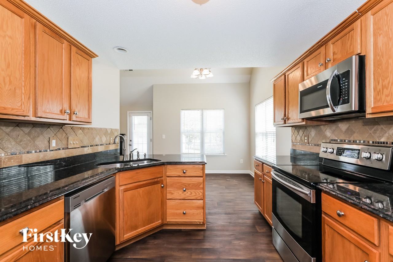 1051 Enderbury Dr - Photo 6 of 15