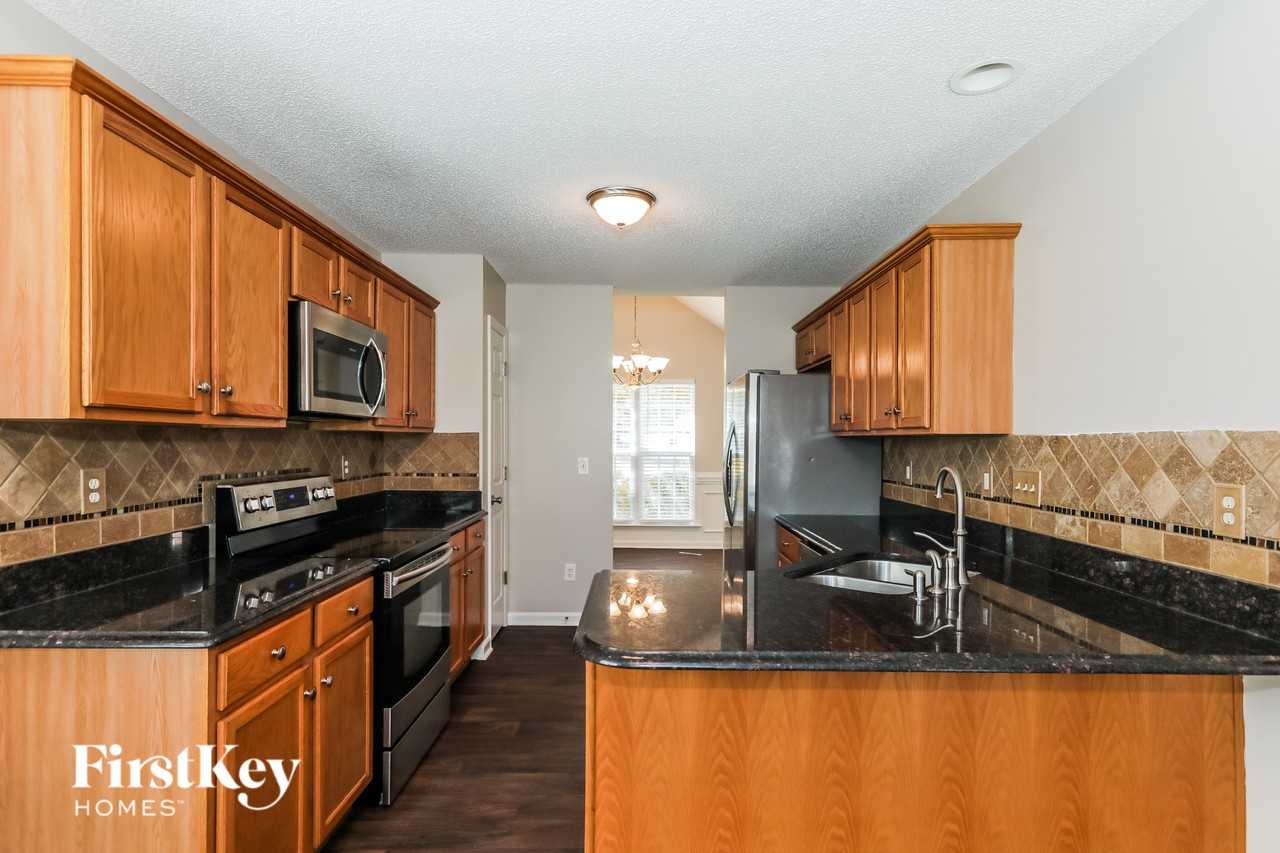 1051 Enderbury Dr - Photo 7 of 15