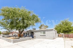 5604 W Bartlett Ave - Photo 1 of 1