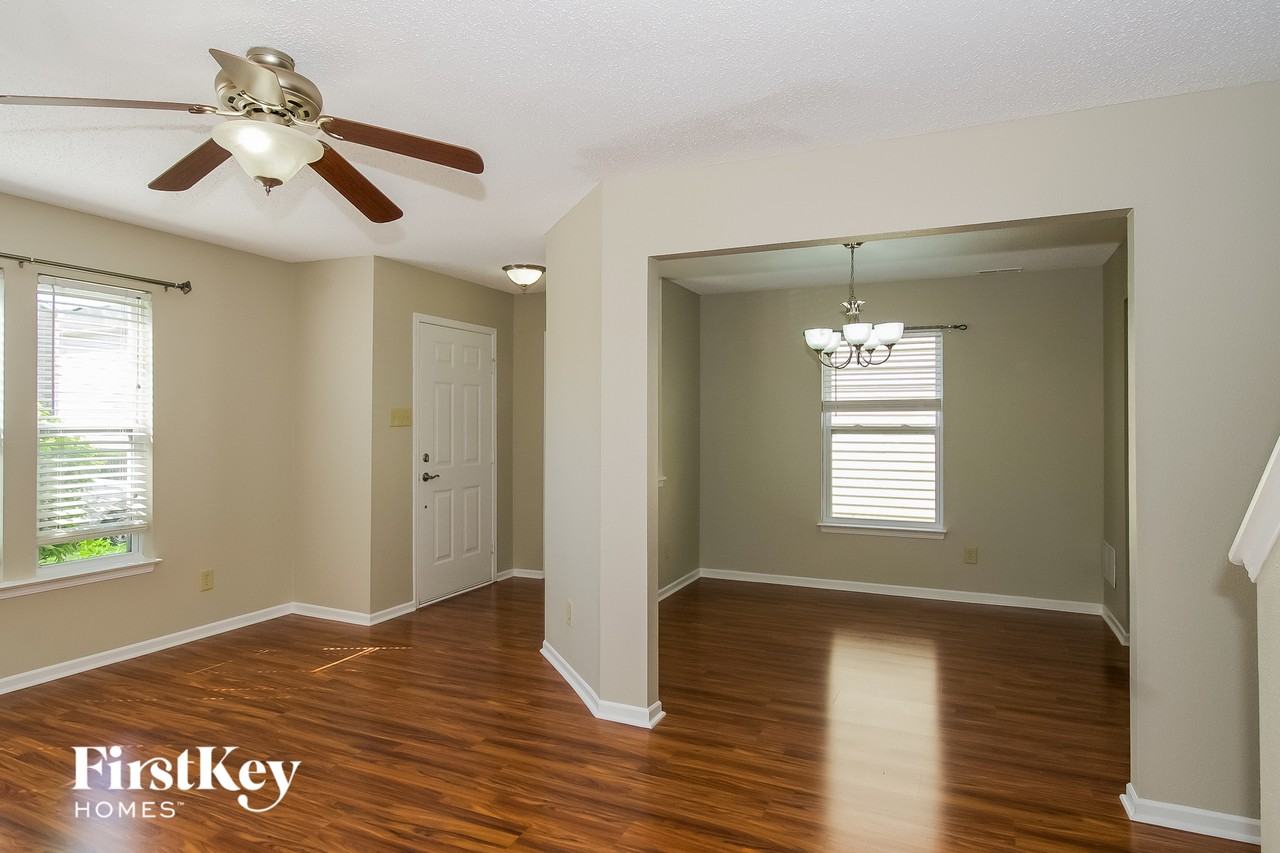 10188 Cumberland Pointe Blvd - Photo 4 of 15