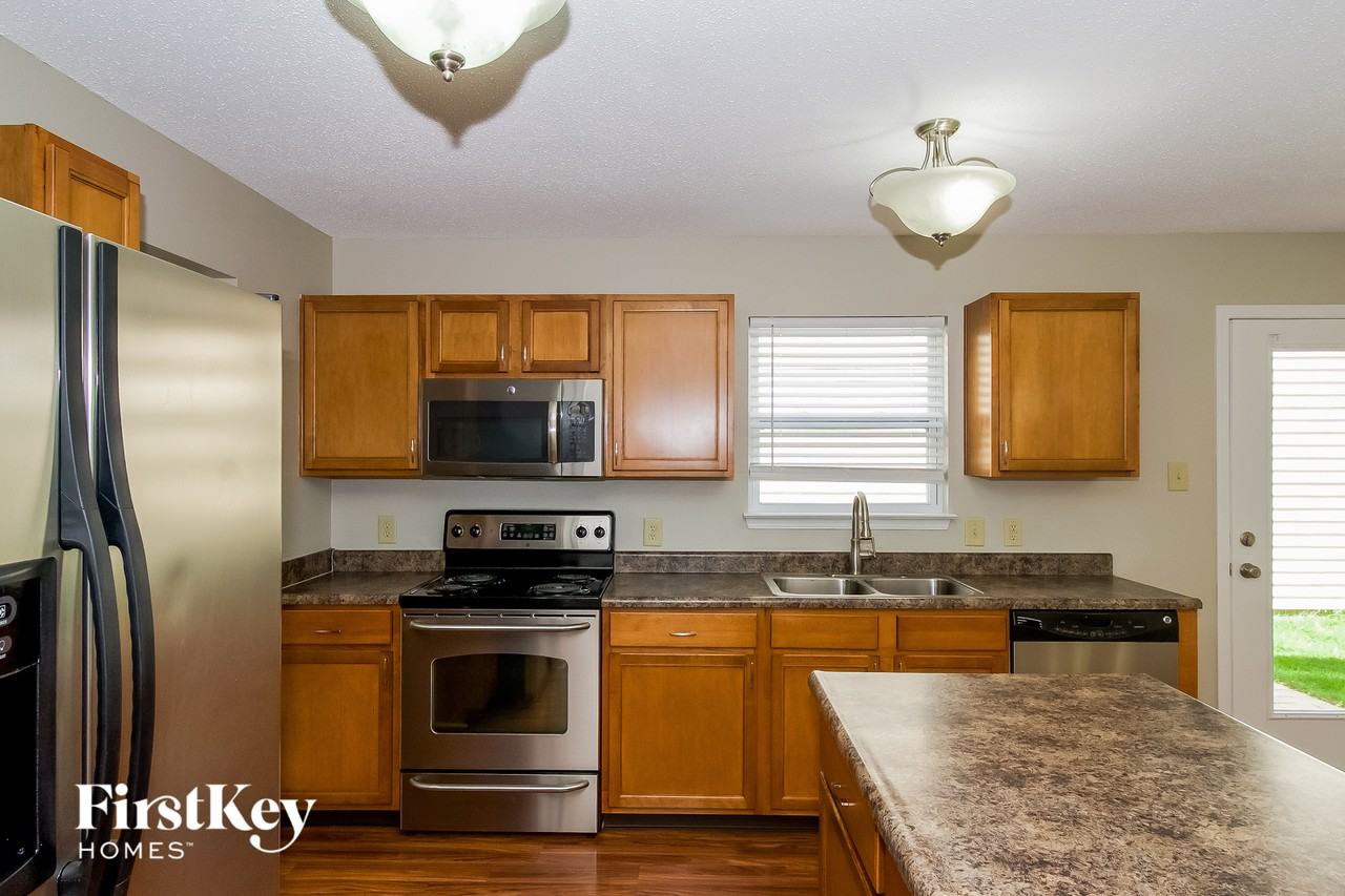 10188 Cumberland Pointe Blvd - Photo 6 of 15