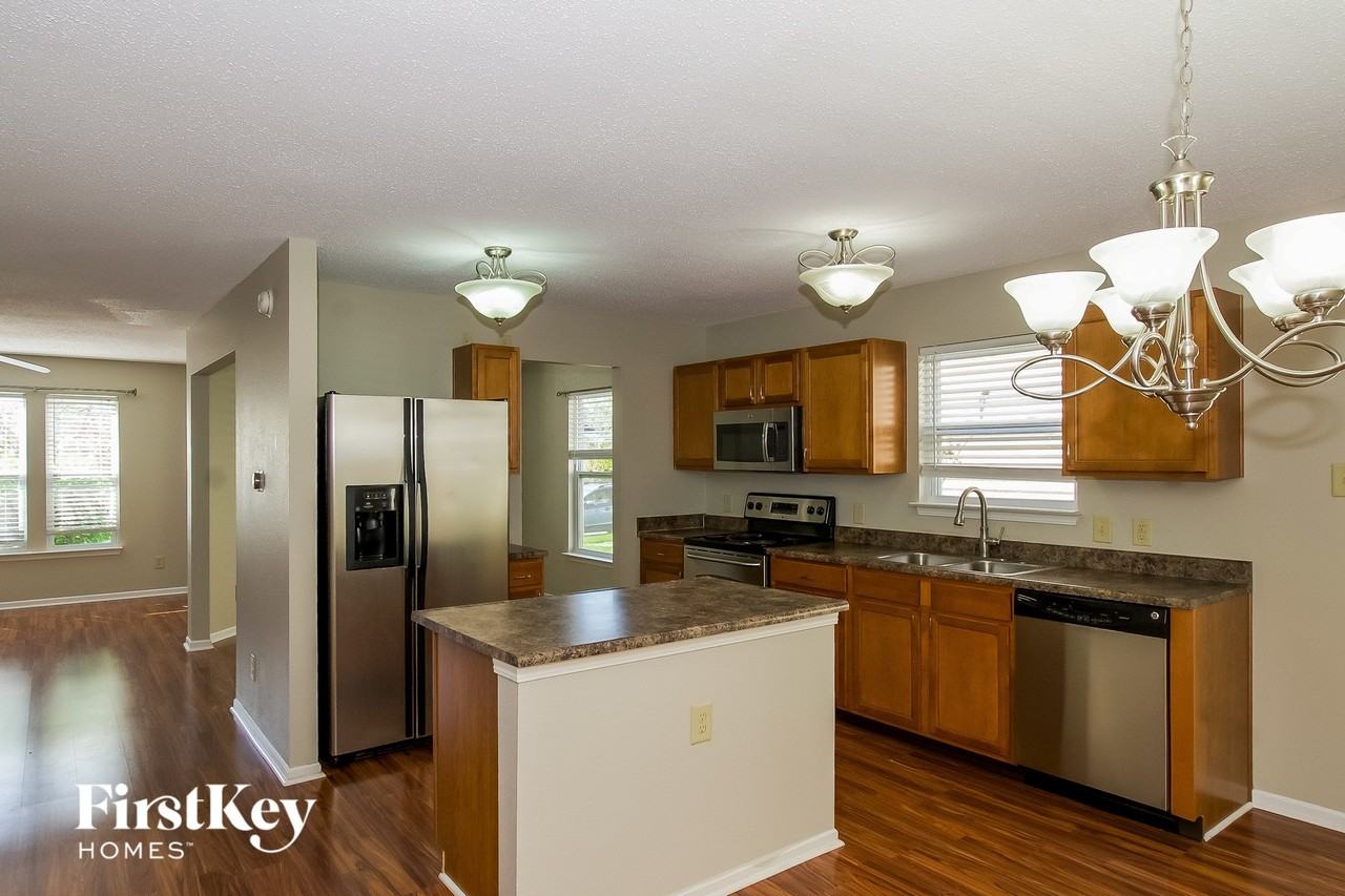 10188 Cumberland Pointe Blvd - Photo 7 of 15