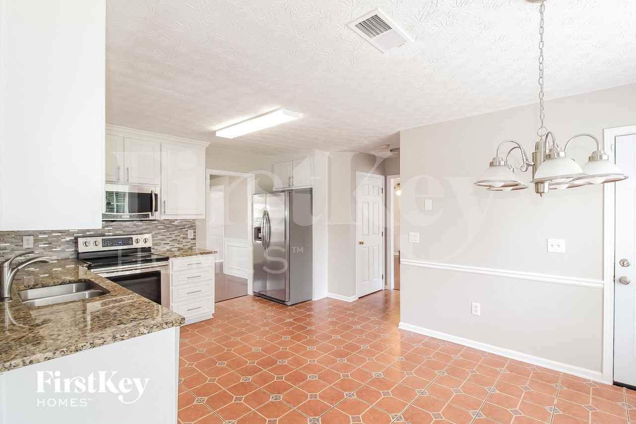 268 Rockingham Dr - Photo 7 of 15