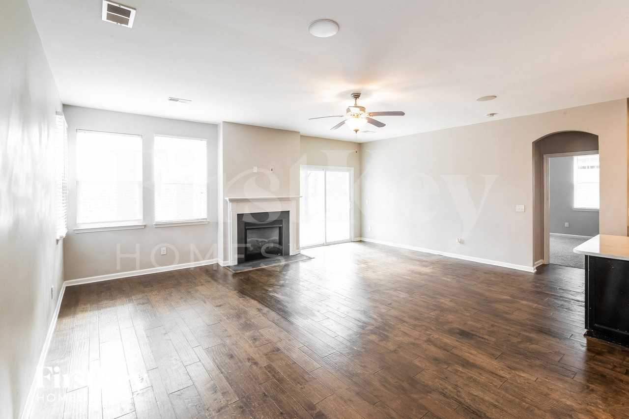 213 Secretariat Dr - Photo 3 of 16