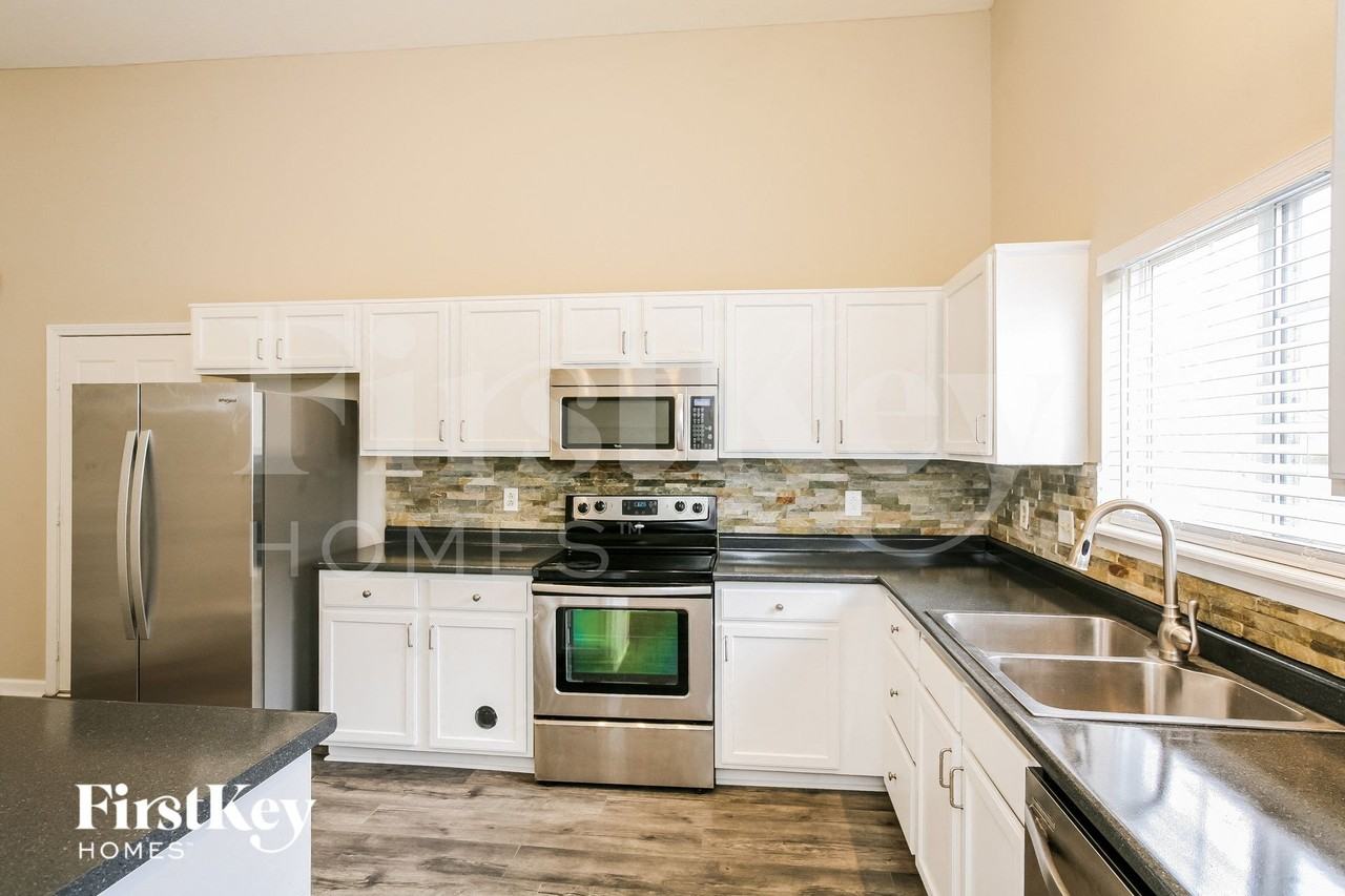 361 Wild Rose Ln - Photo 6 of 15