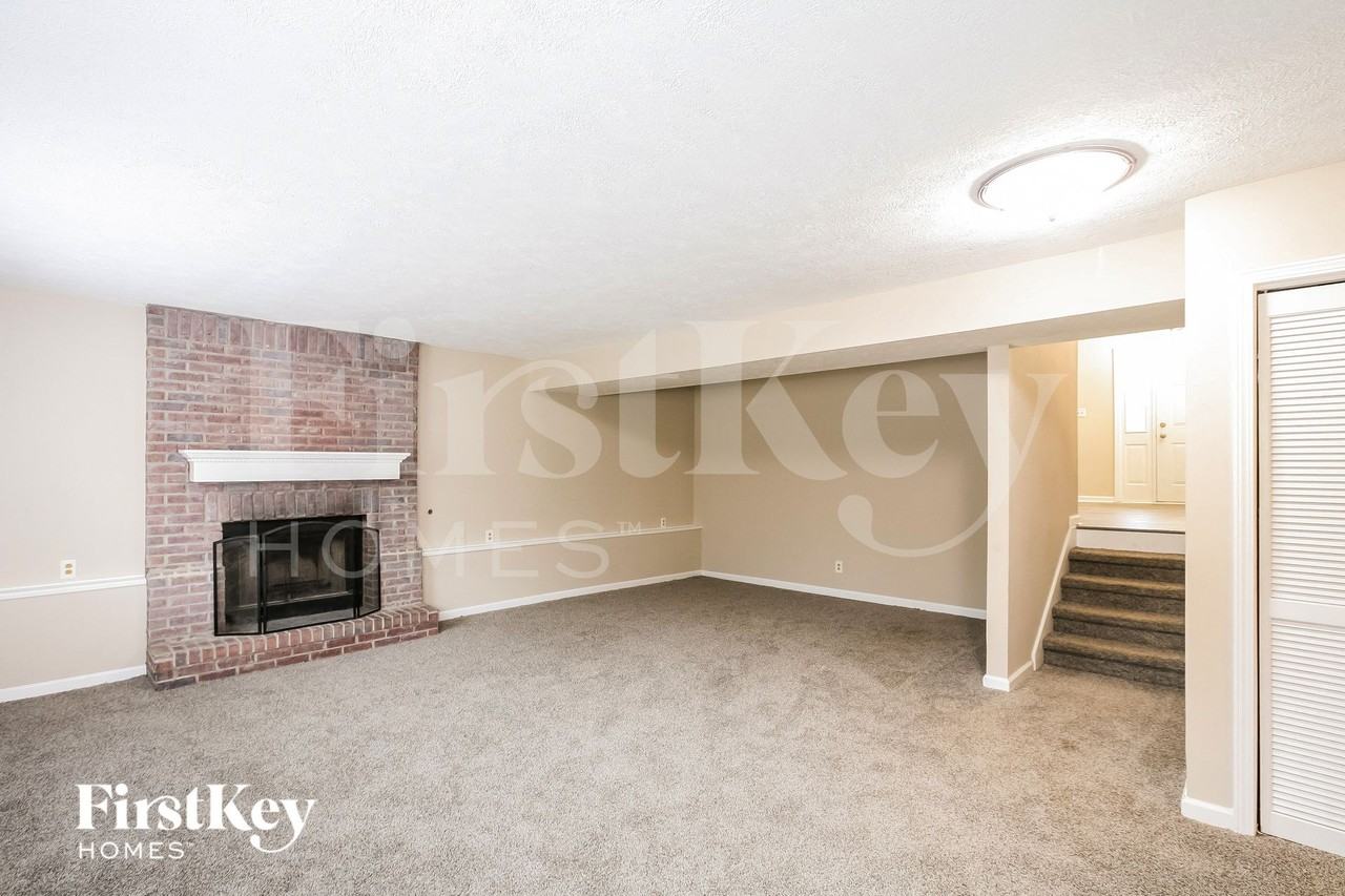 361 Wild Rose Ln - Photo 7 of 15