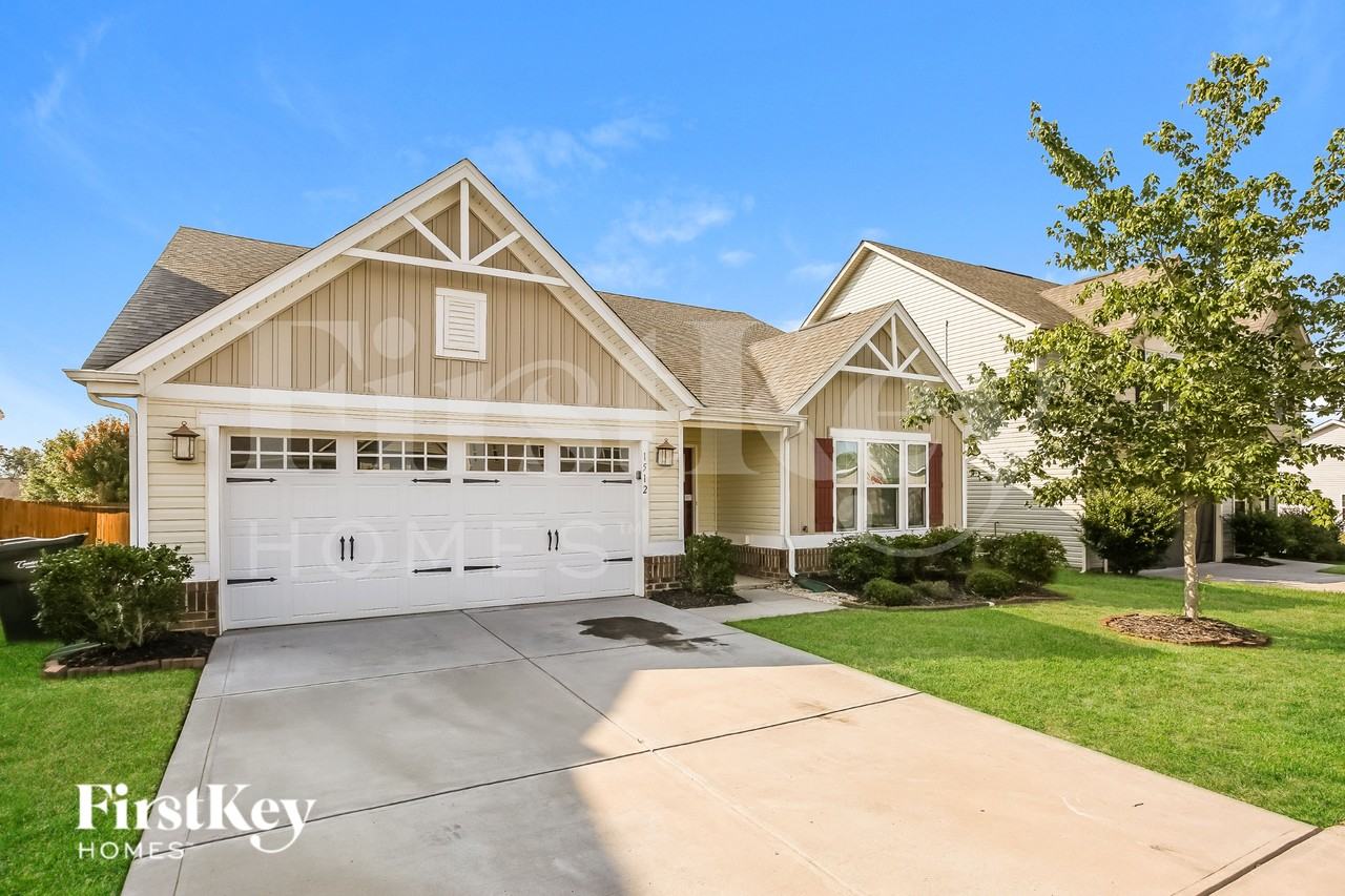 1512 Scarbrough Cir Sw - Photo 2 of 16