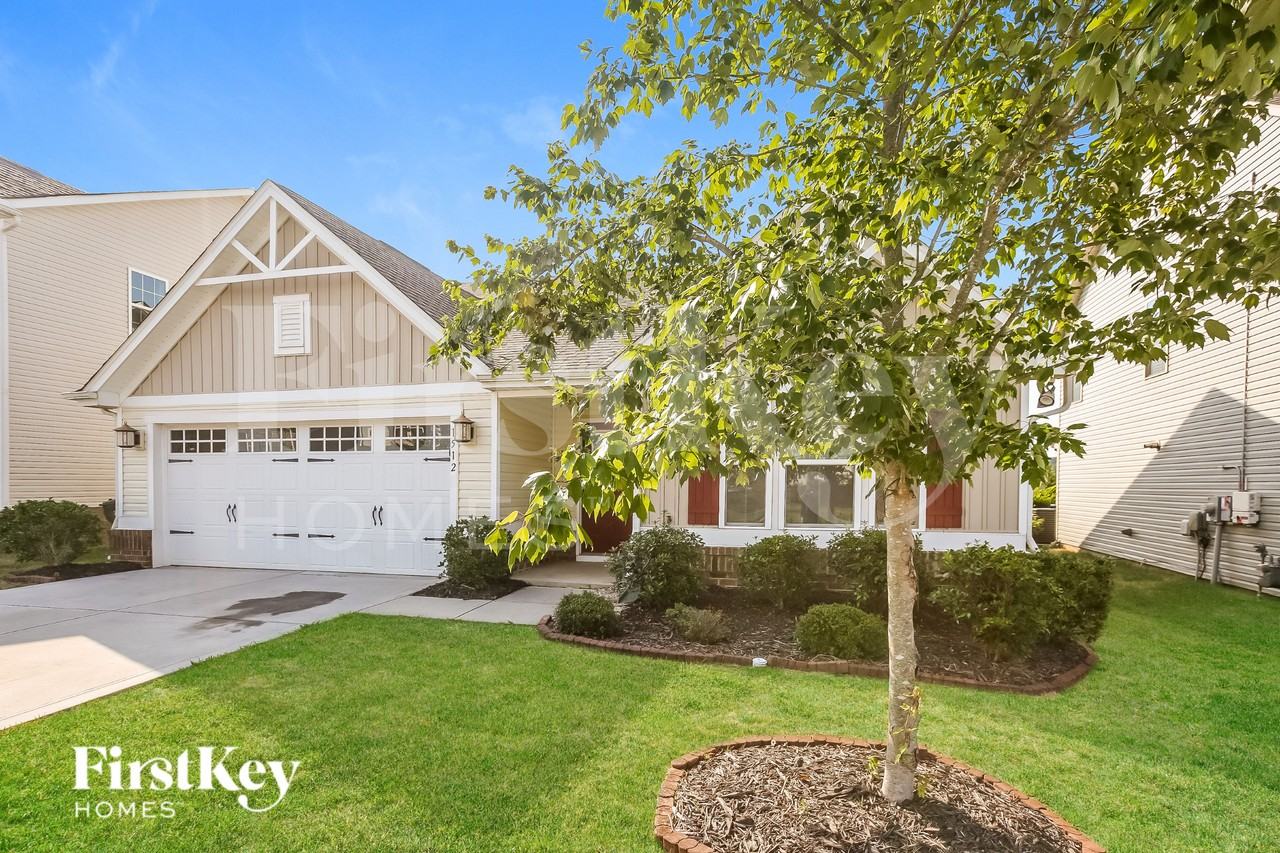 1512 Scarbrough Cir Sw - Photo 3 of 16