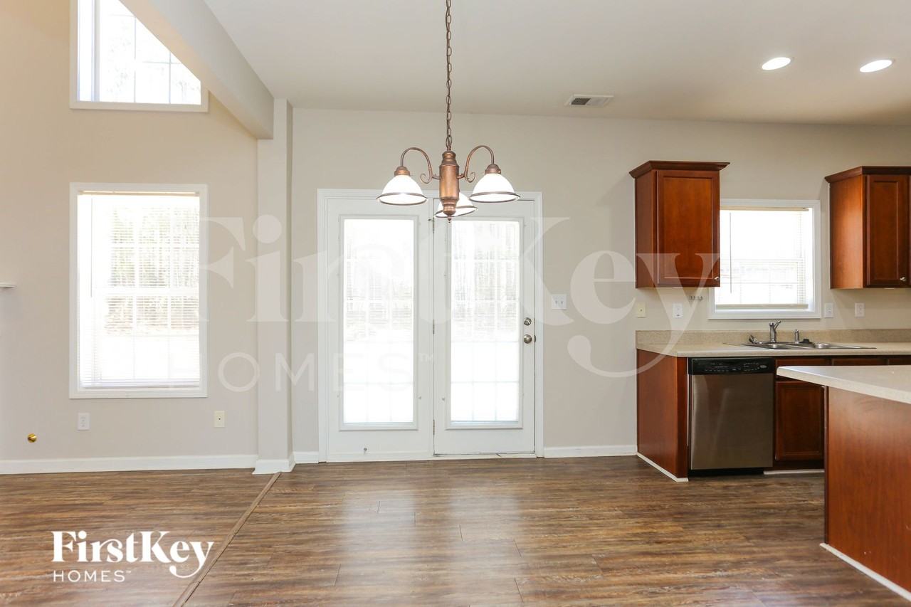 964 Maple Leaf Dr - Photo 4 of 16