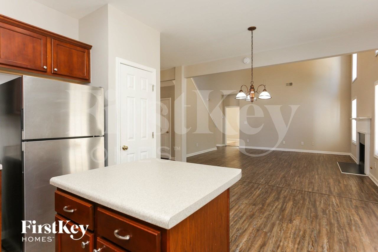 964 Maple Leaf Dr - Photo 5 of 16