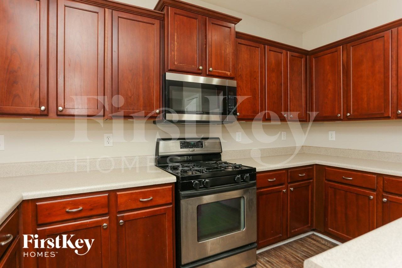 964 Maple Leaf Dr - Photo 7 of 16