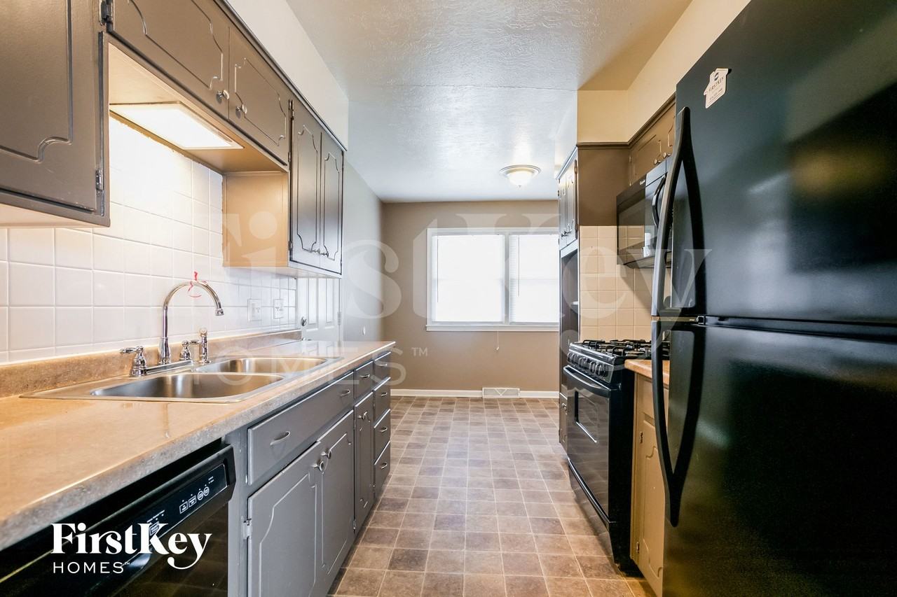 804 Nw Hearnes Ave - Photo 5 of 15