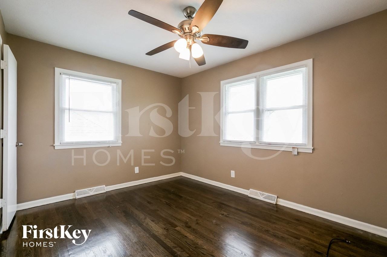 804 Nw Hearnes Ave - Photo 7 of 15