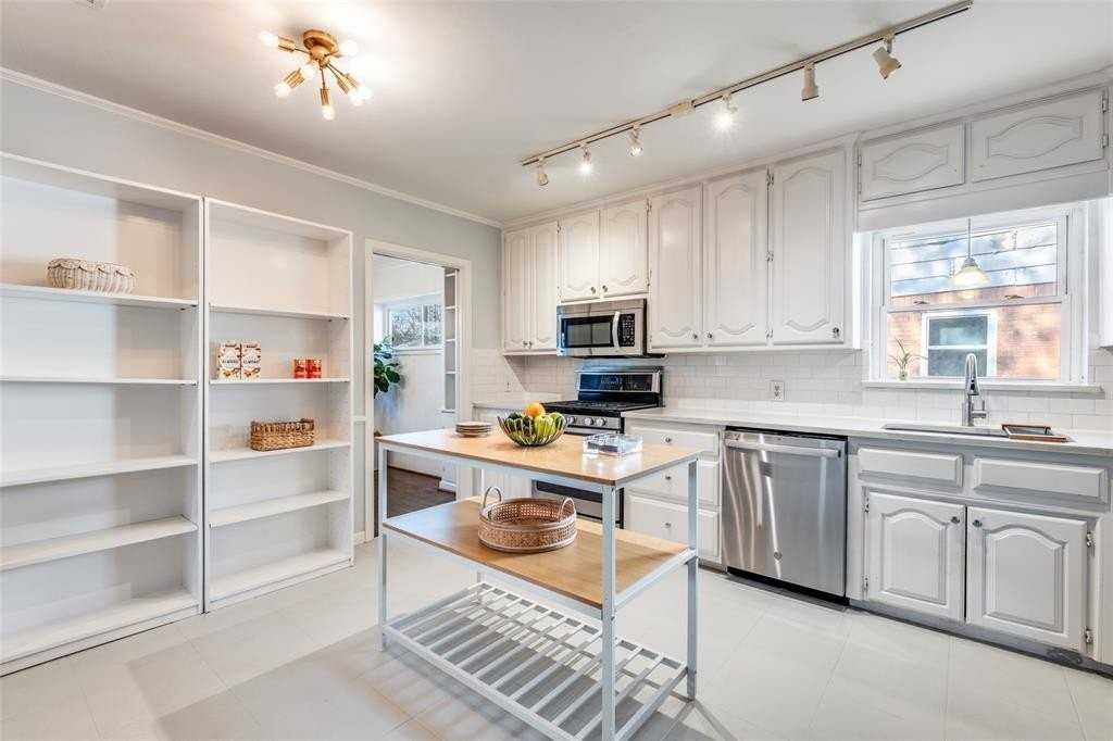 7120 Dalewood Ln - Photo 6 of 17