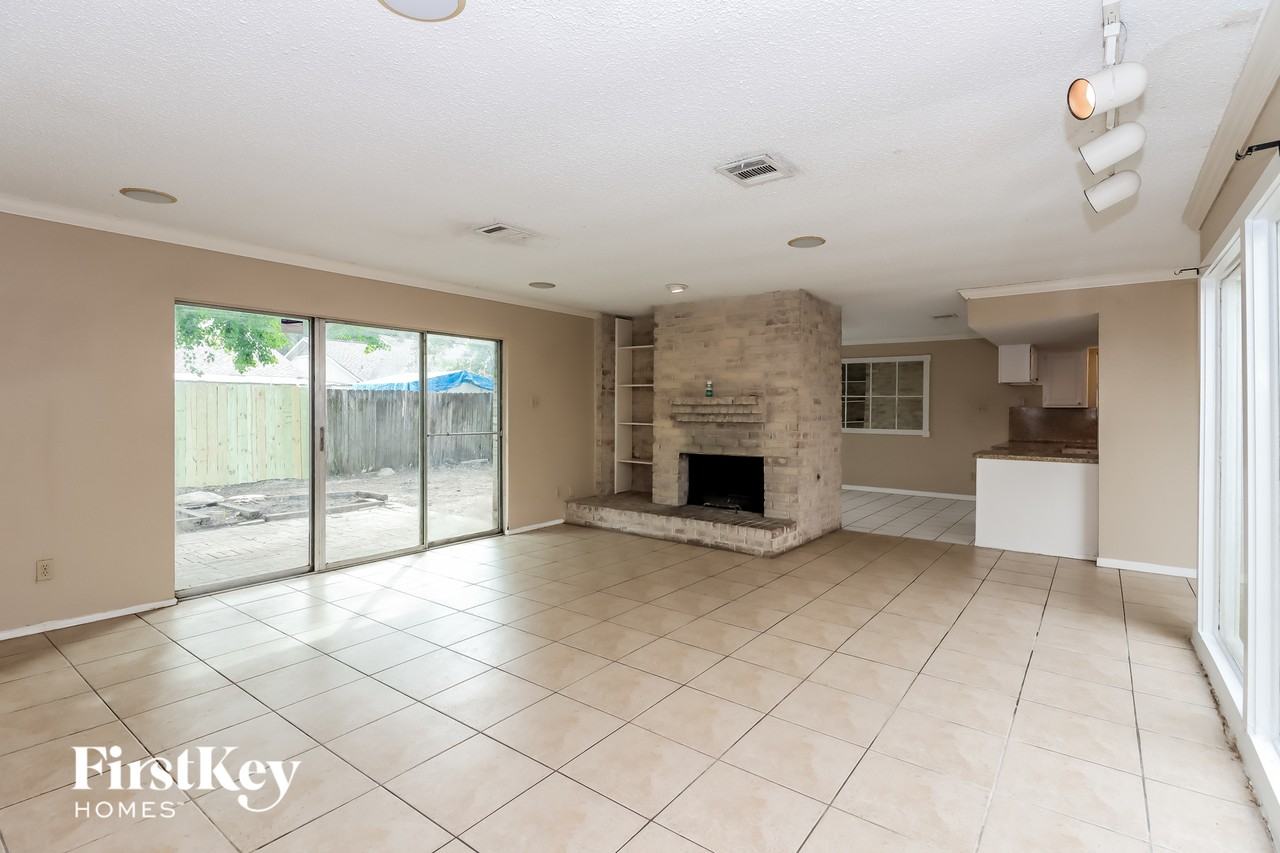 7431 Navidad Rd - Photo 3 of 15