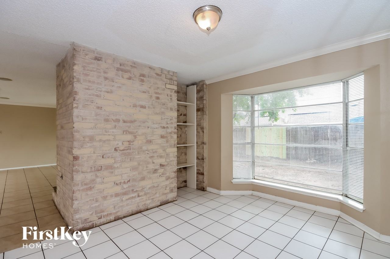 7431 Navidad Rd - Photo 6 of 15