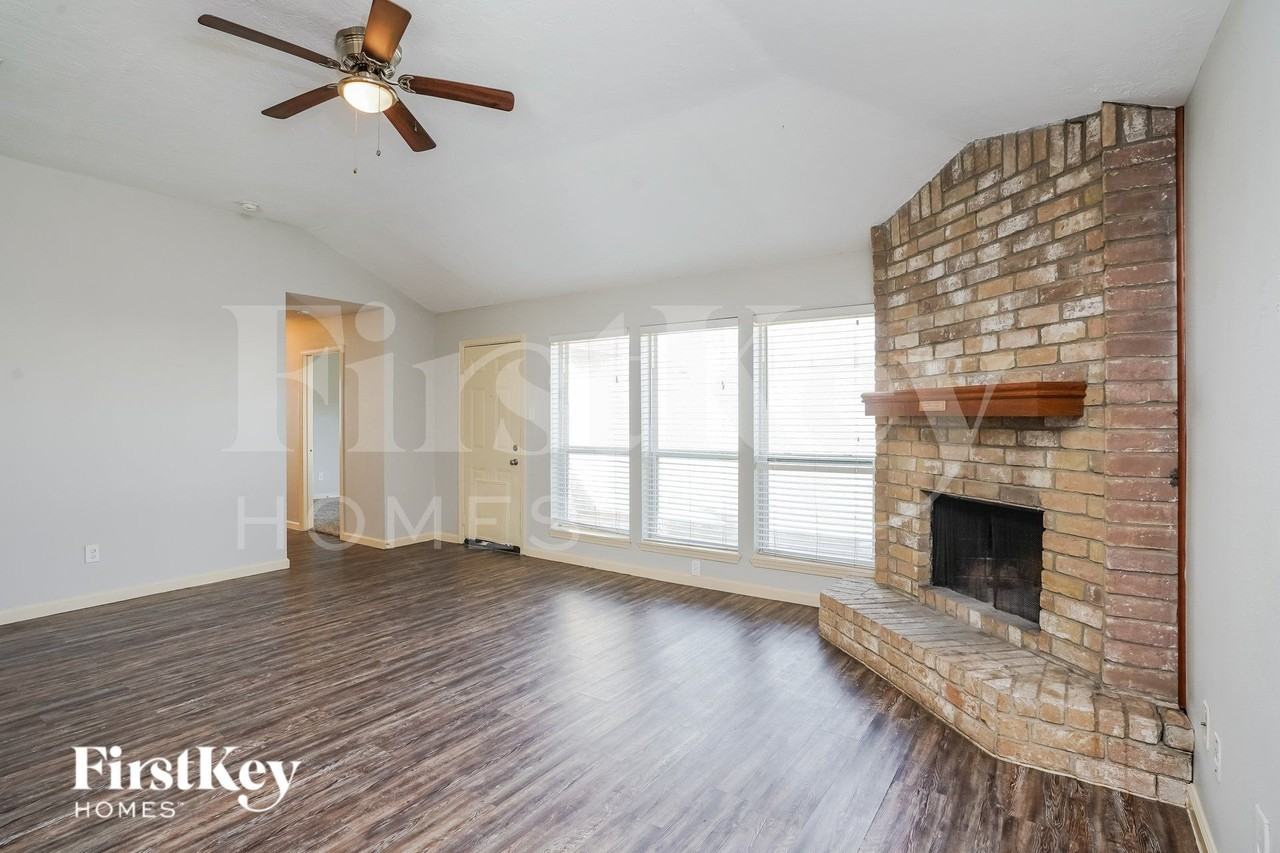 4306 Regency Villa Dr - Photo 3 of 16