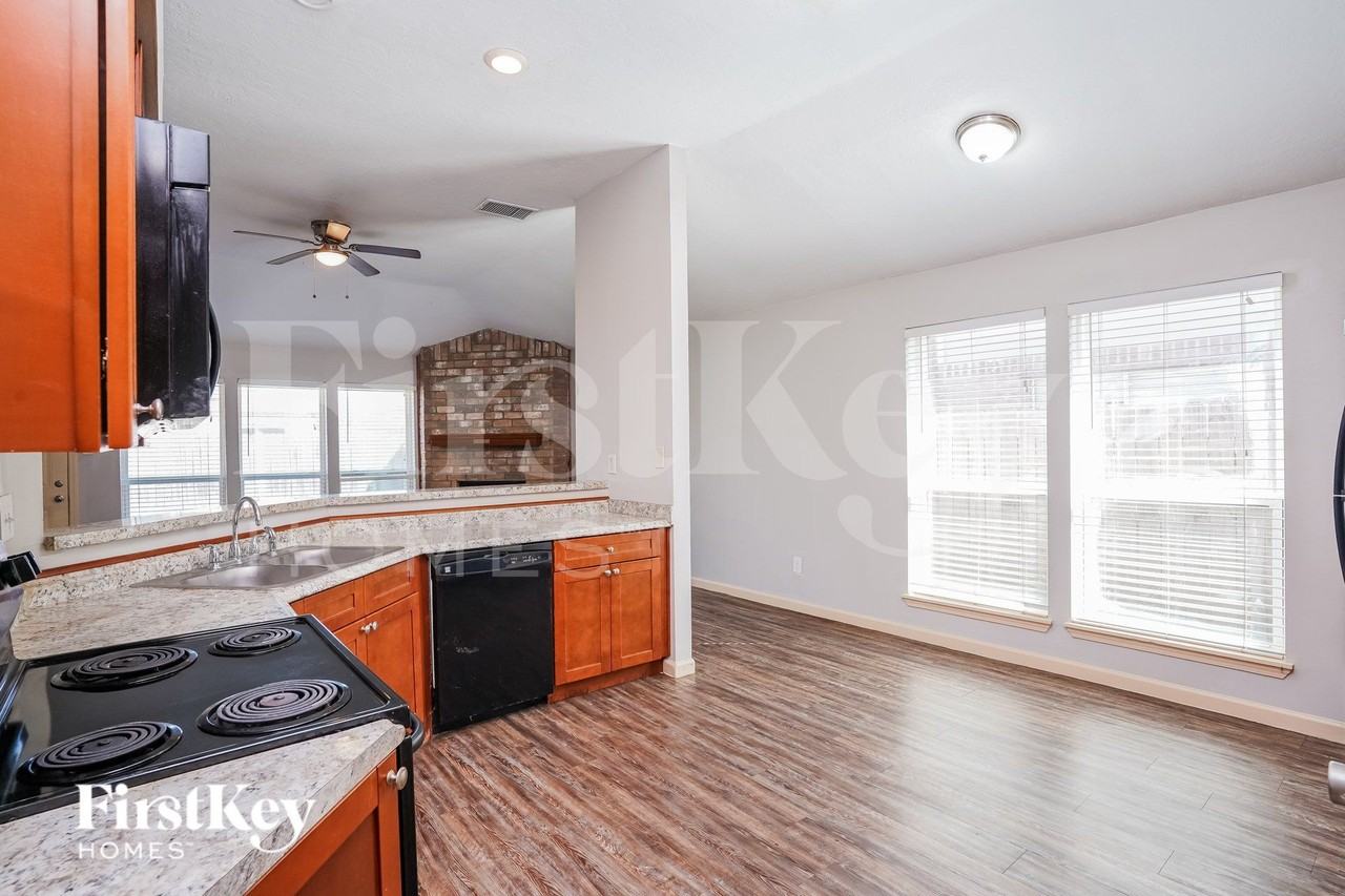 4306 Regency Villa Dr - Photo 7 of 16