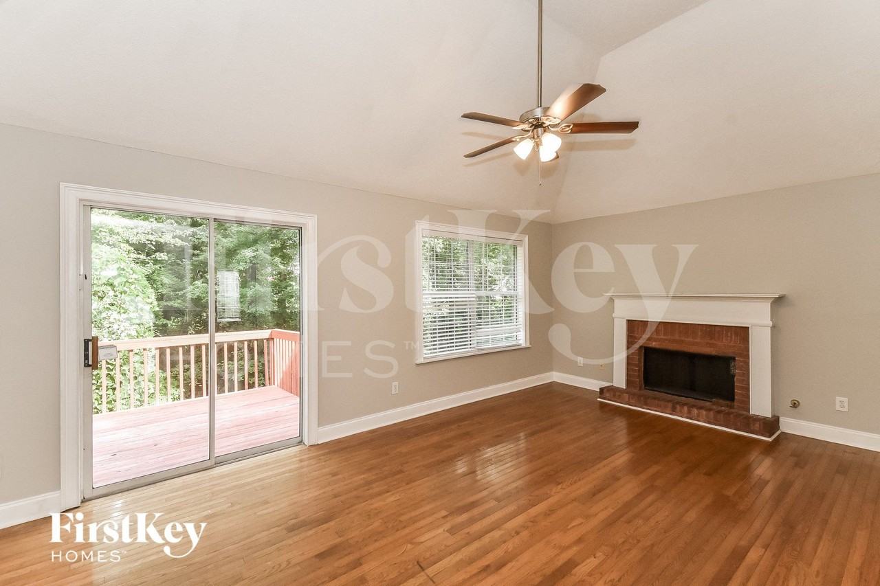 4017 Rhinehart Ct - Photo 2 of 14