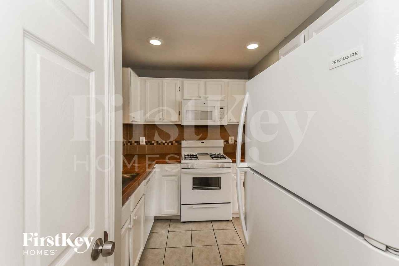 4017 Rhinehart Ct - Photo 6 of 14