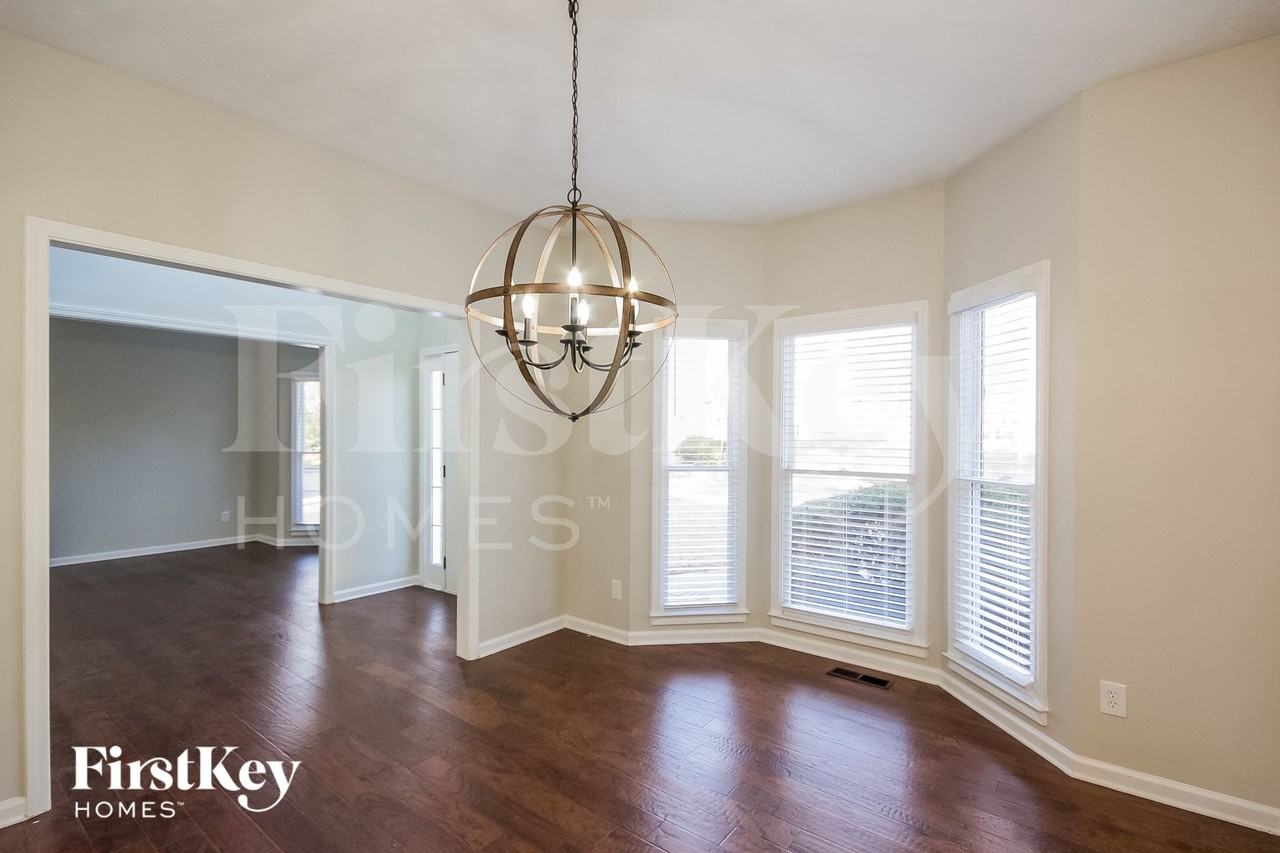 3511 Wellsley Dr - Photo 3 of 15