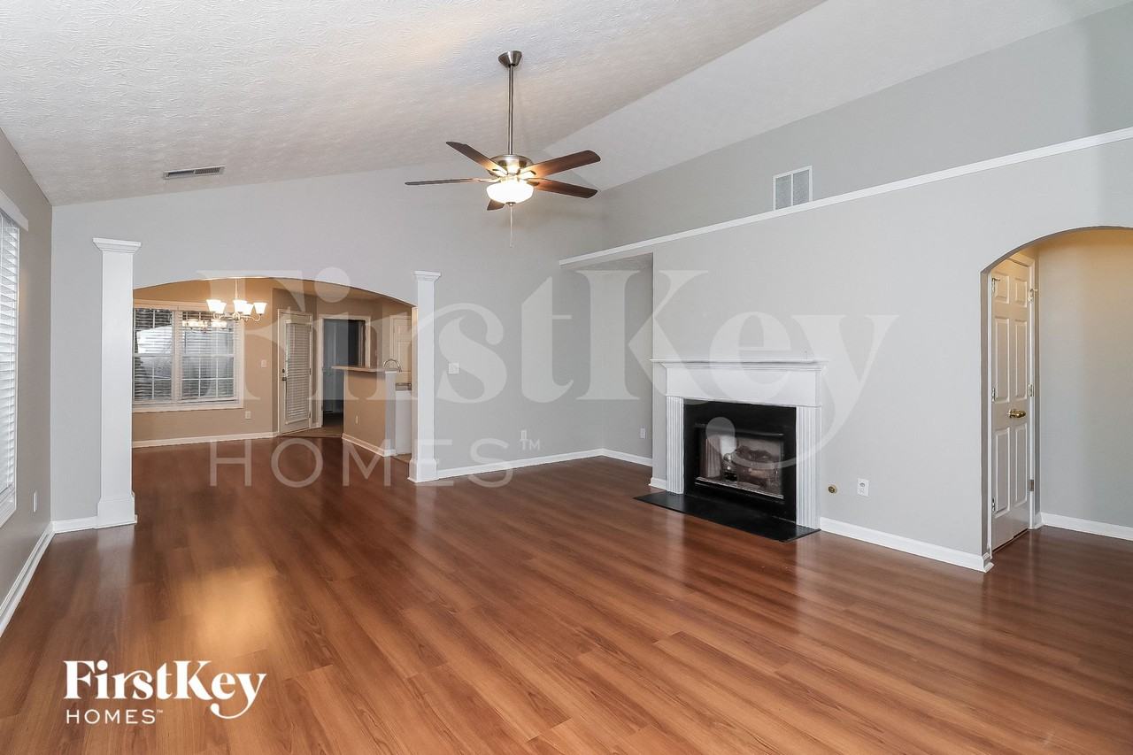 3077 Heatherbrook Trce - Photo 2 of 15