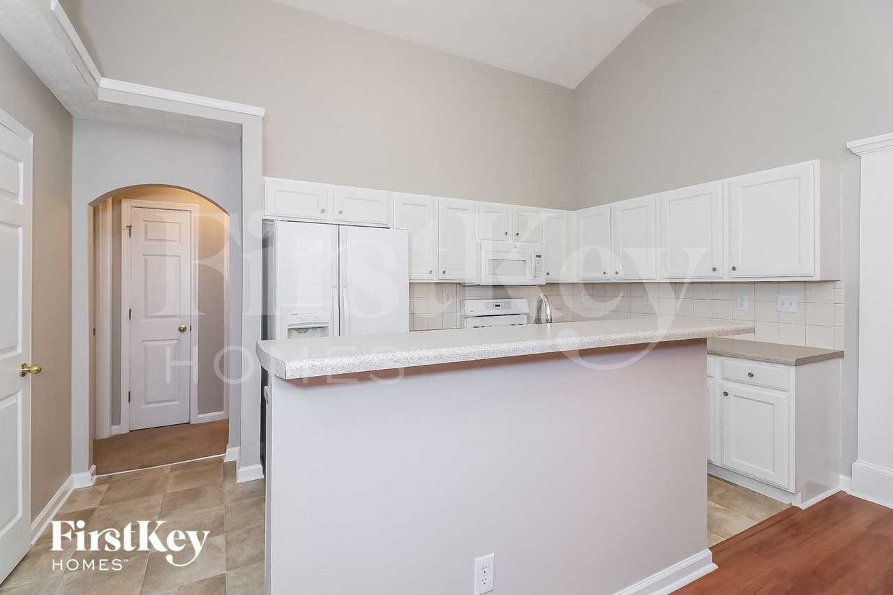 3077 Heatherbrook Trce - Photo 7 of 15