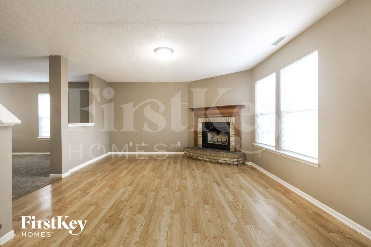 2315 Summerwood Ln - Photo 4 of 15