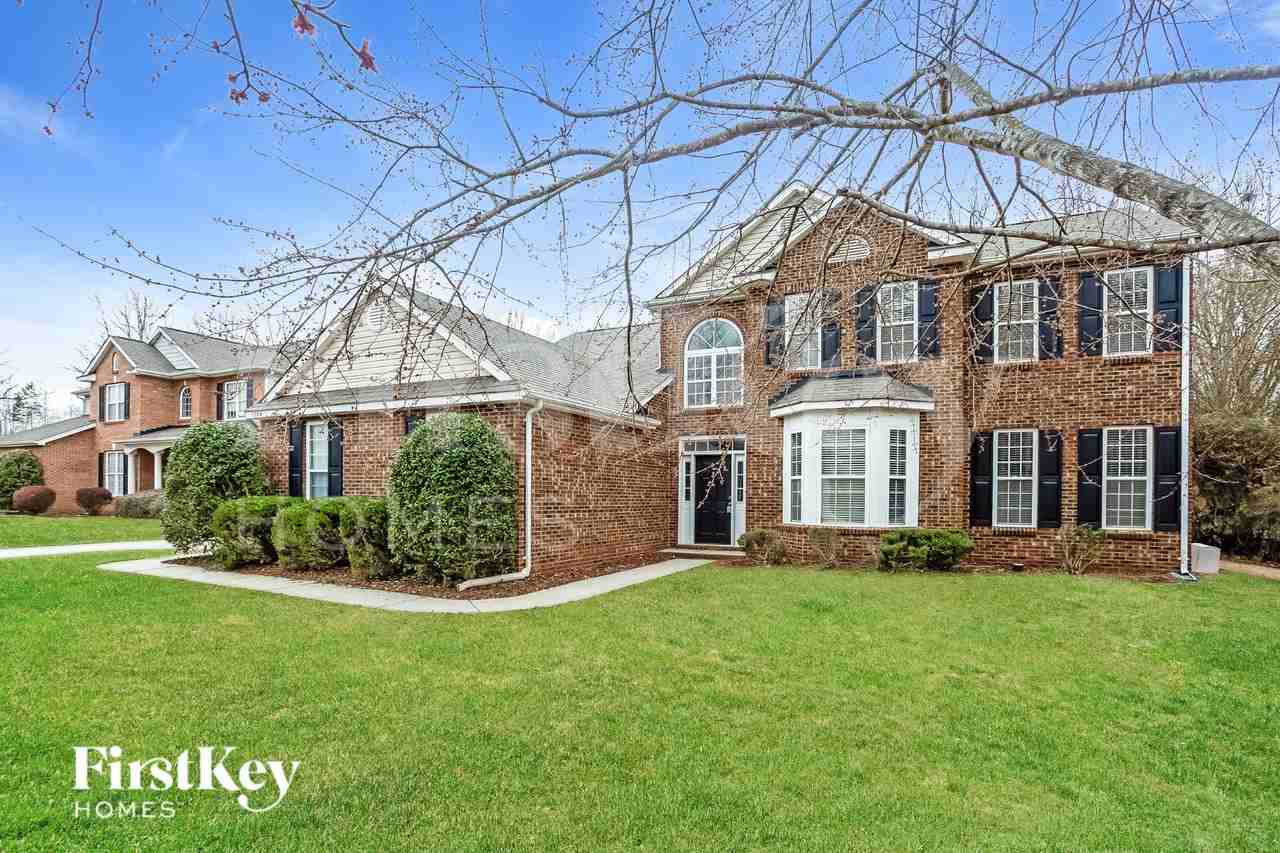 1504 Aries Ln - Photo 2 of 19