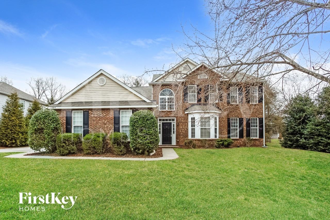 1504 Aries Ln - Photo 3 of 19