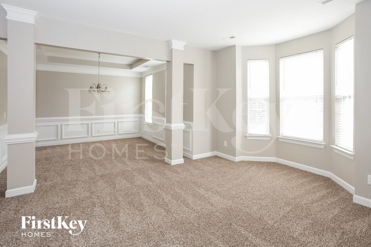 1504 Aries Ln - Photo 7 of 19
