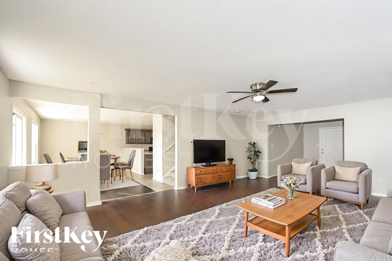 1451 Round Lake Rd - Photo 5 of 19