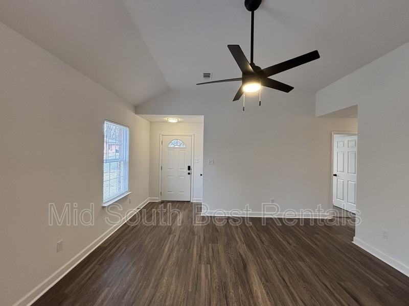 1000 Rice St - Photo 2 of 15