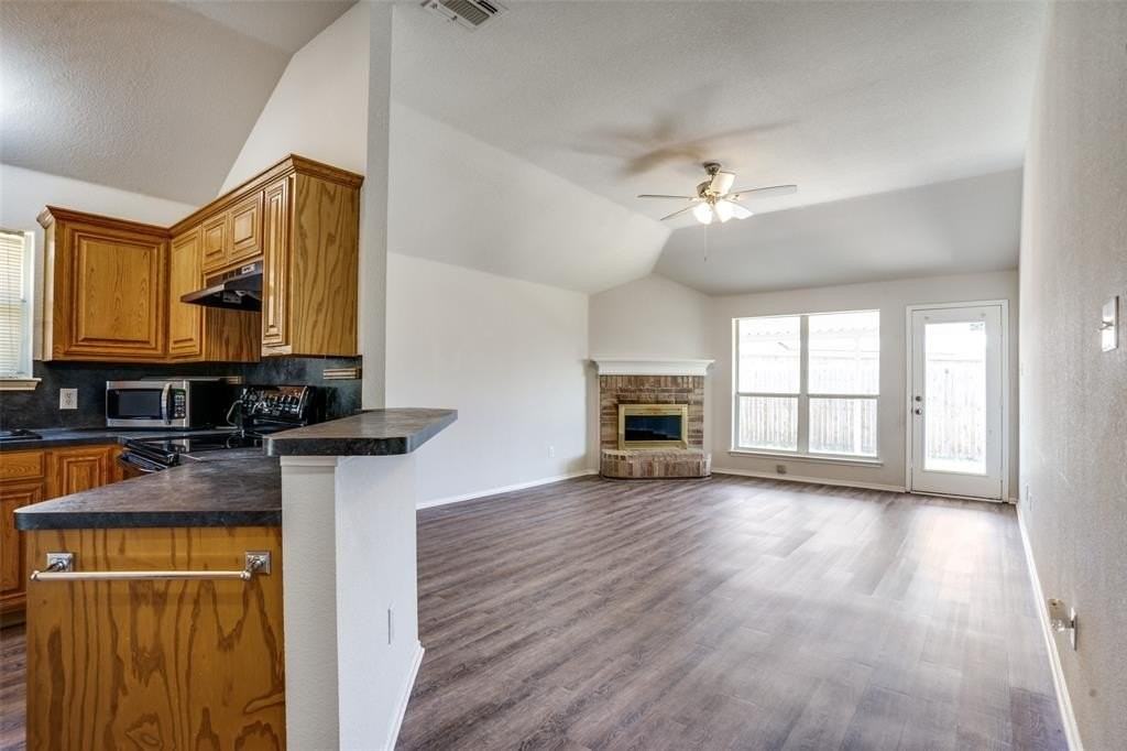 4624 Wheatland Dr - Photo 5 of 16