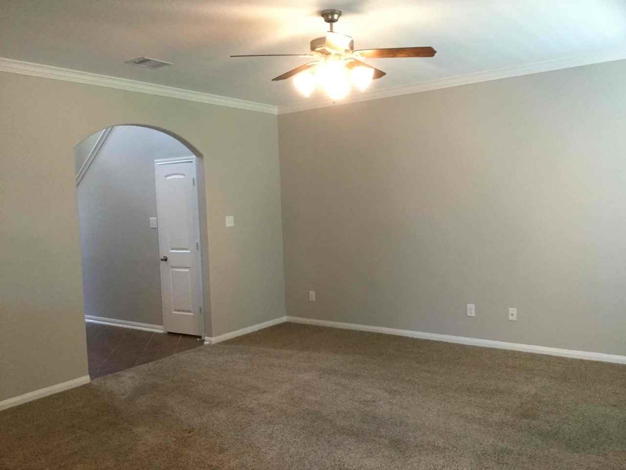 139 Piney Pathway - Photo 2 of 14