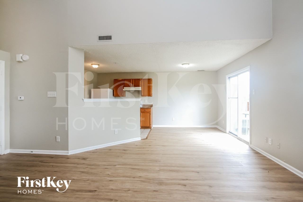 1229 Kenwood Dr - Photo 3 of 16